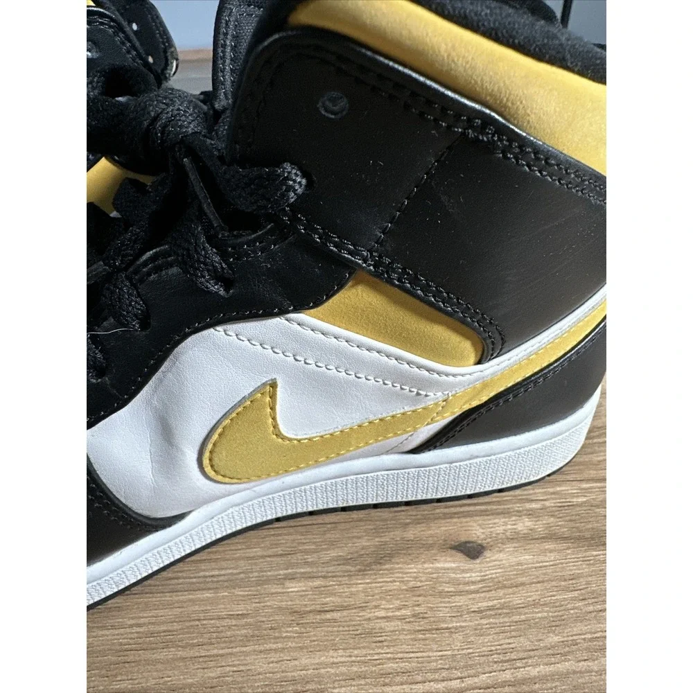 Size 11- Jordan 1 Mid Black University Gold 2021 With‎ Box